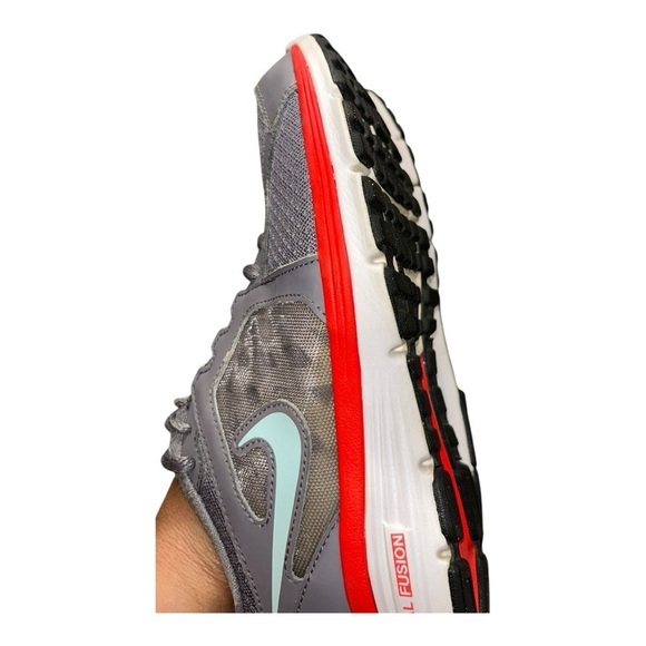Nike Dual Fusion  Women's Gray and Red Running Shoes size 7.5 - Picture 6 of 12